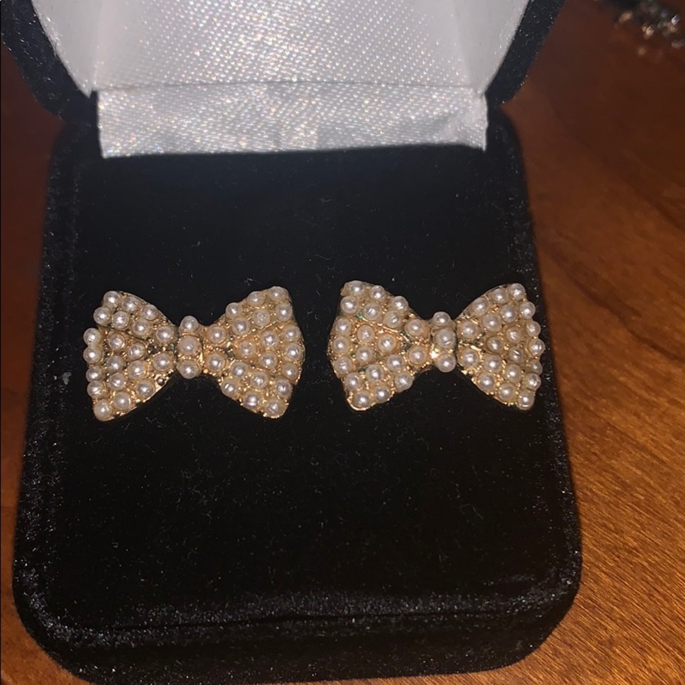 Gold and pearl bow earrings